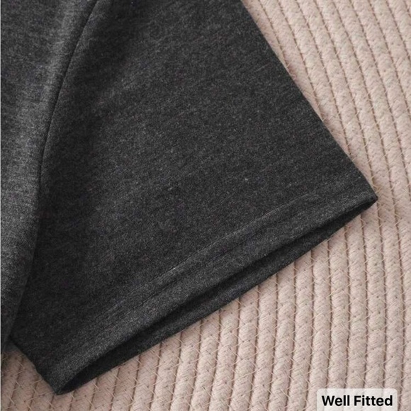 ♥️Women's Graphic Tee in Dark Grey - Picture 4 of 6